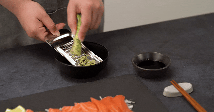 wagensteiger_stainless-steel_compact-grater_02.gif