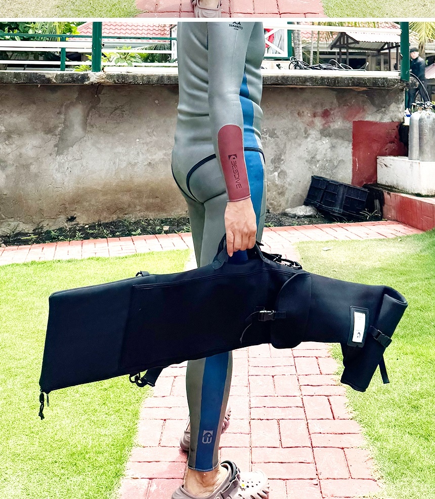 neo_longpin_bag_detail_01-vert_019.jpg