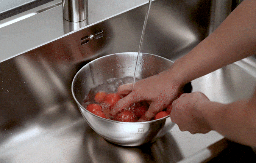 wagensteiger_kries_stainless_steel_bowl_02.gif