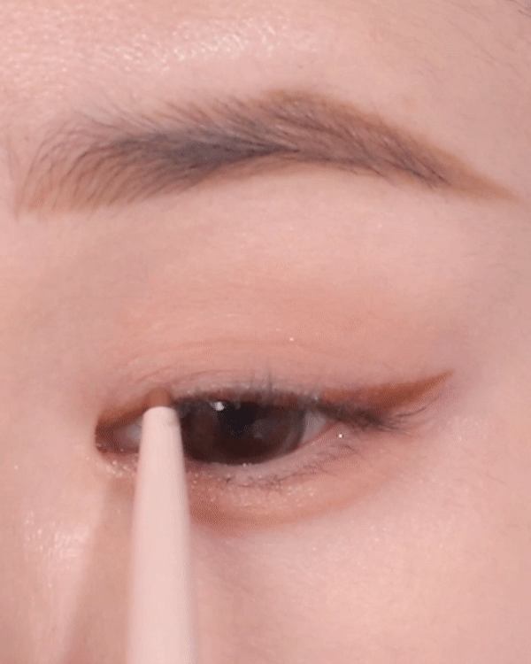 veganize_eyeliner_part1_07_2.gif