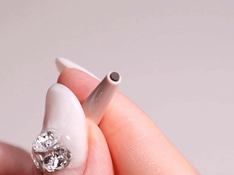 veganize_eyeliner_part1_02_2.gif